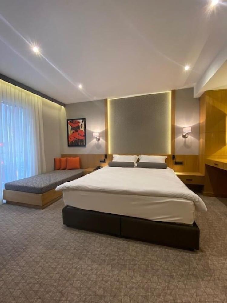 Bella Hotel Istanbul Bagian luar foto
