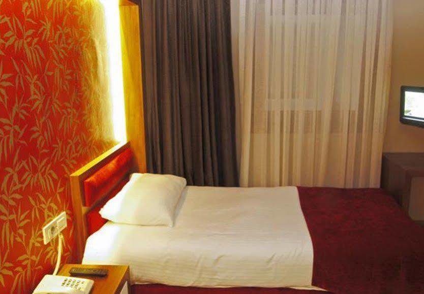 Bella Hotel Istanbul Bagian luar foto